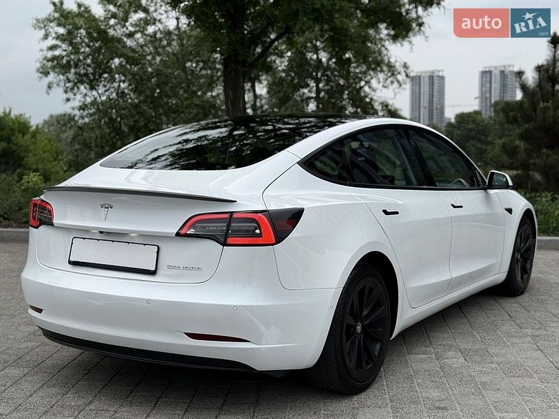 Седан Tesla Model 3 2022 в Киеве фото 22 Седан Tesla Model 3 2022 в Киеве