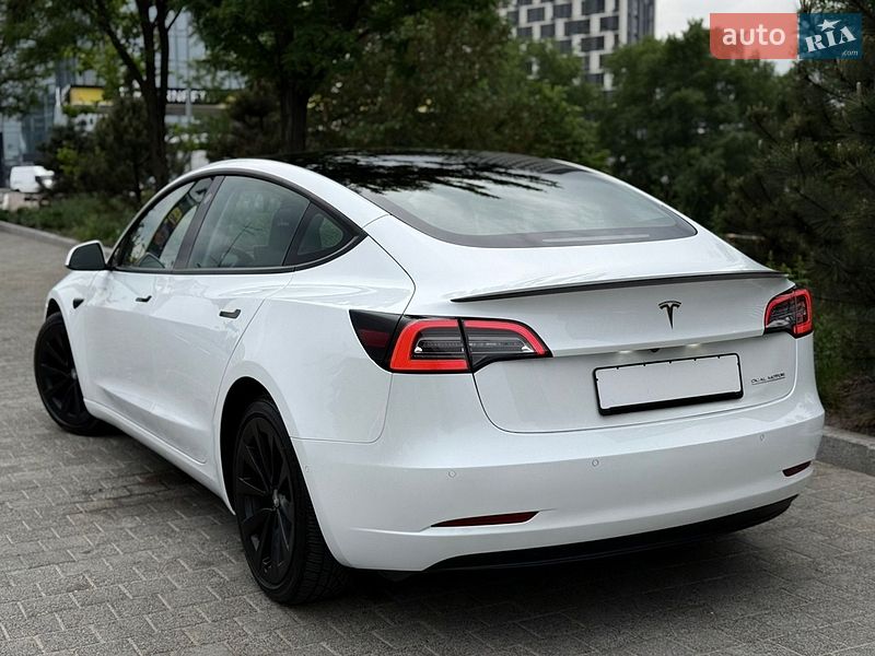 Седан Tesla Model 3 2022 в Киеве фото 25 Седан Tesla Model 3 2022 в Киеве