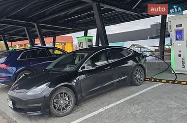 Седан Tesla Model 3 2019 в Сумах
