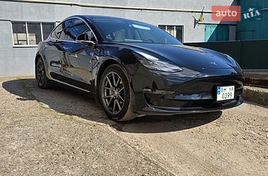 Седан Tesla Model 3 2019 в Сумах