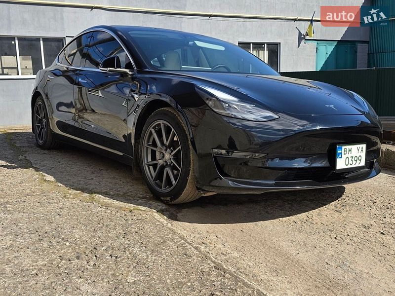 Седан Tesla Model 3 2019 в Сумах