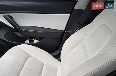 Седан Tesla Model 3 2019 в Сумах