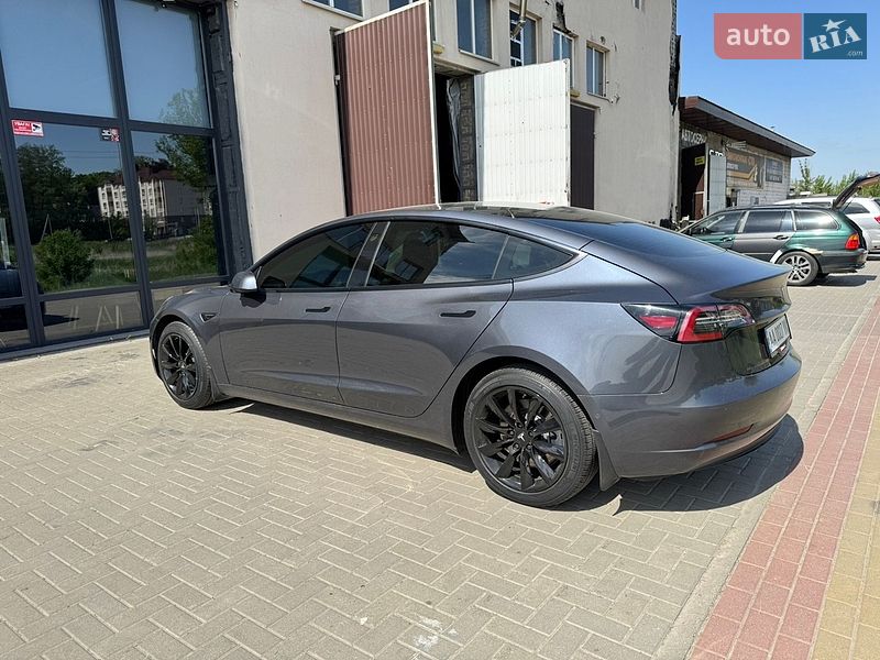 Седан Tesla Model 3 2021 в Ірпені