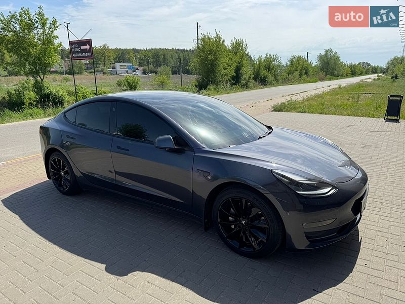 Седан Tesla Model 3 2021 в Ірпені