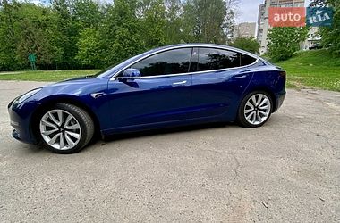 Седан Tesla Model 3 2019 в Львові