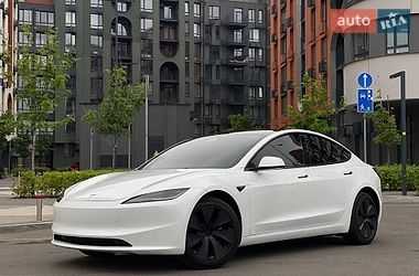 Седан Tesla Model 3 2024 в Киеве