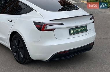 Седан Tesla Model 3 2024 в Киеве