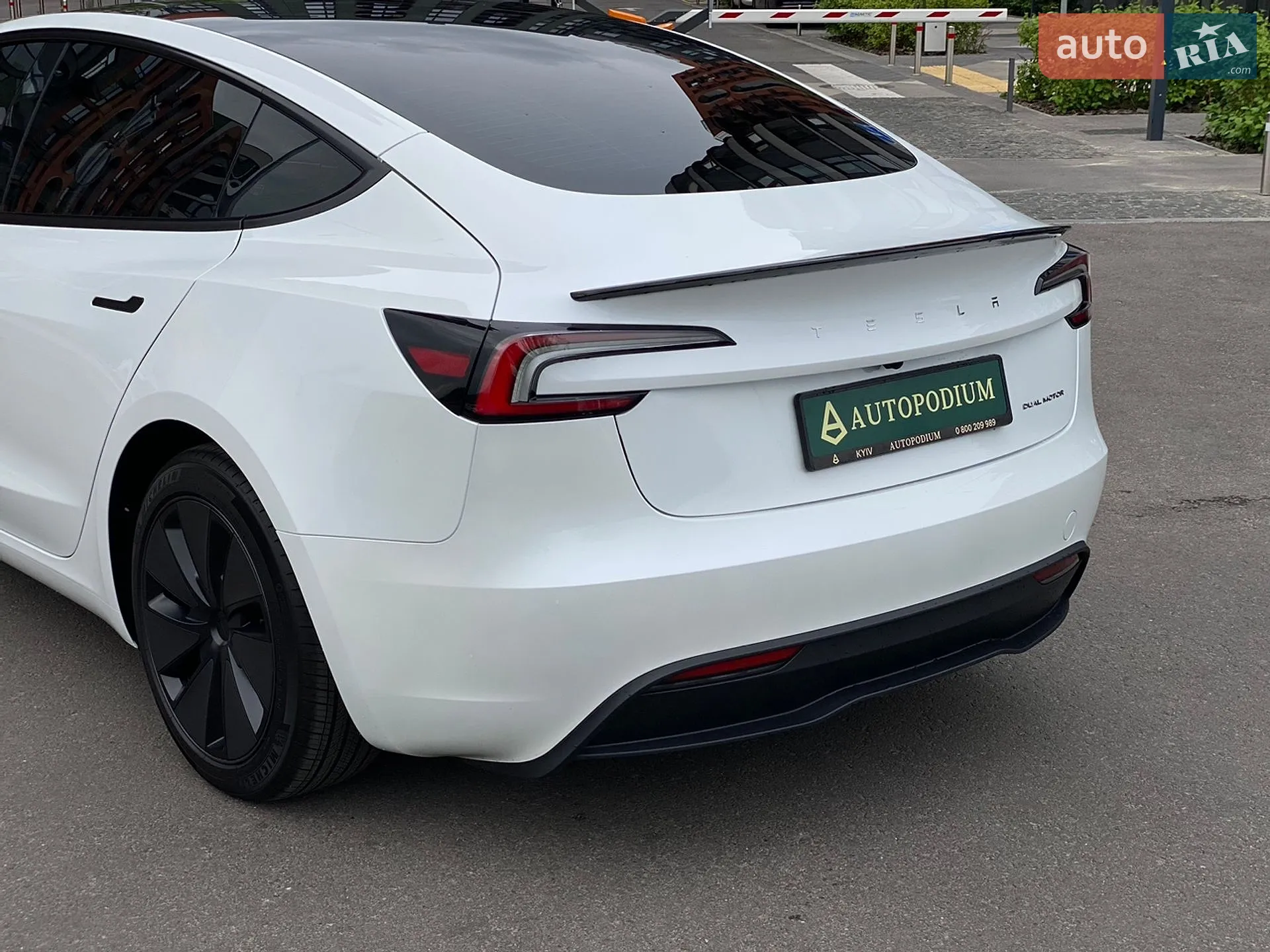 2024 Tesla Model 3 - мініатюра 10