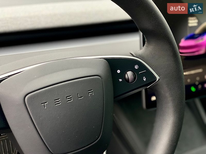 Седан Tesla Model 3 2024 в Киеве