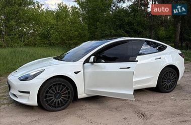 Седан Tesla Model 3 2020 в Черкассах