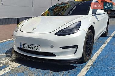 Седан Tesla Model 3 2018 в Черновцах