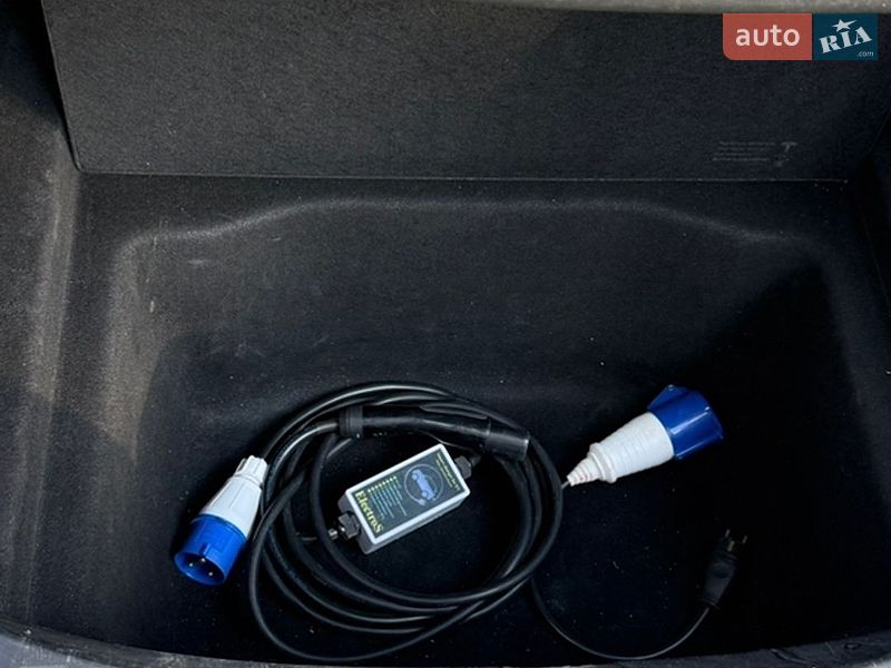 Седан Tesla Model 3 2018 в Кропивницком фото 13 Седан Tesla Model 3 2018 в Кропивницком