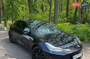 Седан Tesla Model 3 2018 в Києві