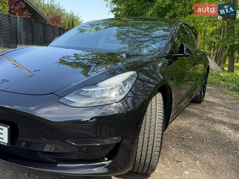 Седан Tesla Model 3 2018 в Киеве