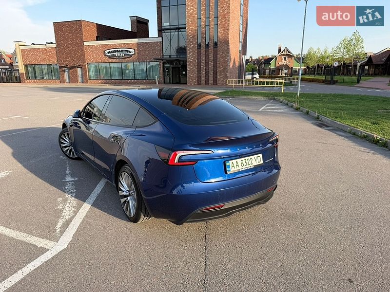Седан Tesla Model 3 2023 в Киеве