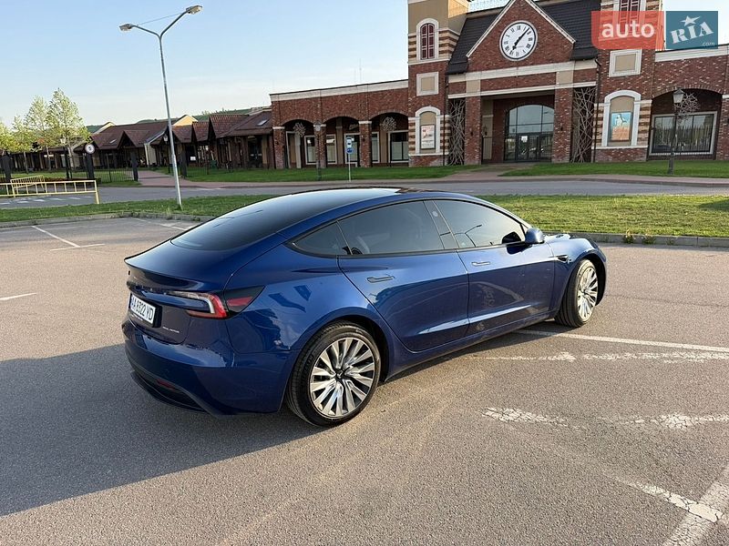 Седан Tesla Model 3 2023 в Киеве