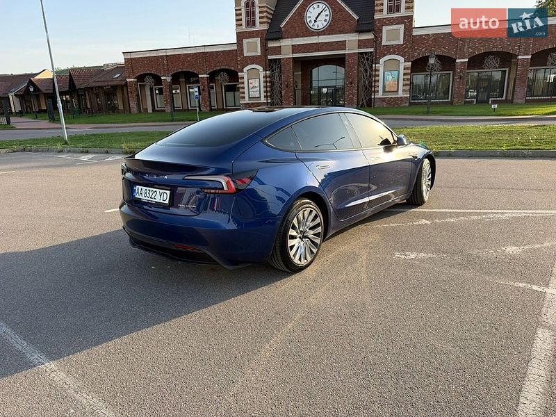 Седан Tesla Model 3 2023 в Киеве