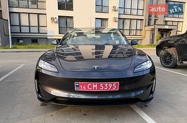 Седан Tesla Model 3 2024 в Львові