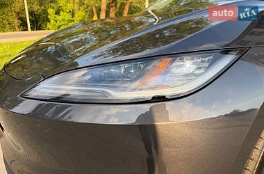 Седан Tesla Model 3 2024 в Львові