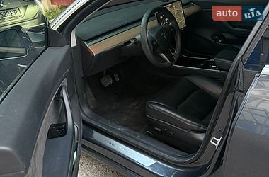 Седан Tesla Model 3 2019 в Львові