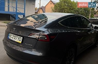 Седан Tesla Model 3 2019 в Львові