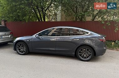 Седан Tesla Model 3 2019 в Львові