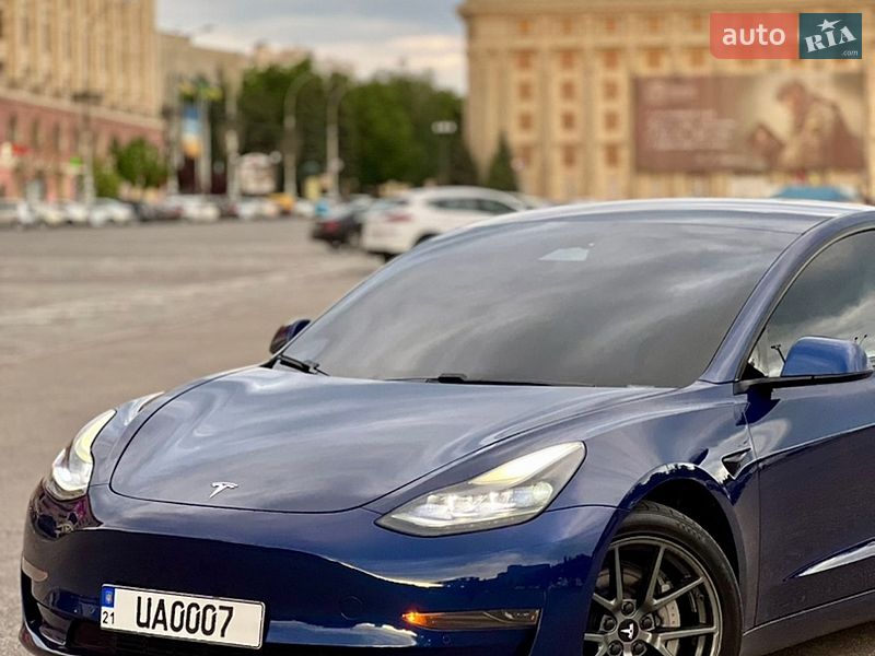 Седан Tesla Model 3 2021 в Харькове