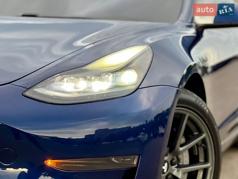 Седан Tesla Model 3 2021 в Харкові