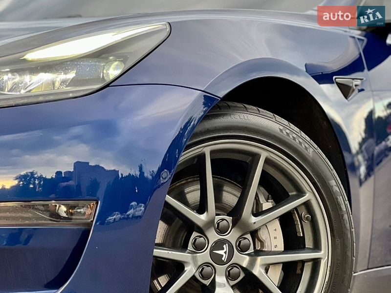 Седан Tesla Model 3 2021 в Харькове