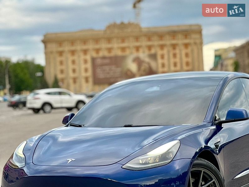 Седан Tesla Model 3 2021 в Харкові