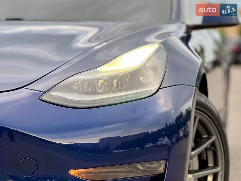 Седан Tesla Model 3 2021 в Харькове