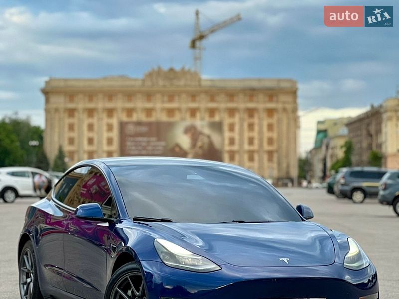 Седан Tesla Model 3 2021 в Харькове