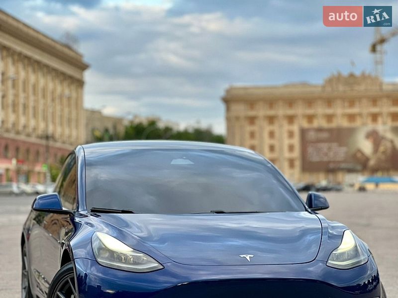 Седан Tesla Model 3 2021 в Харькове