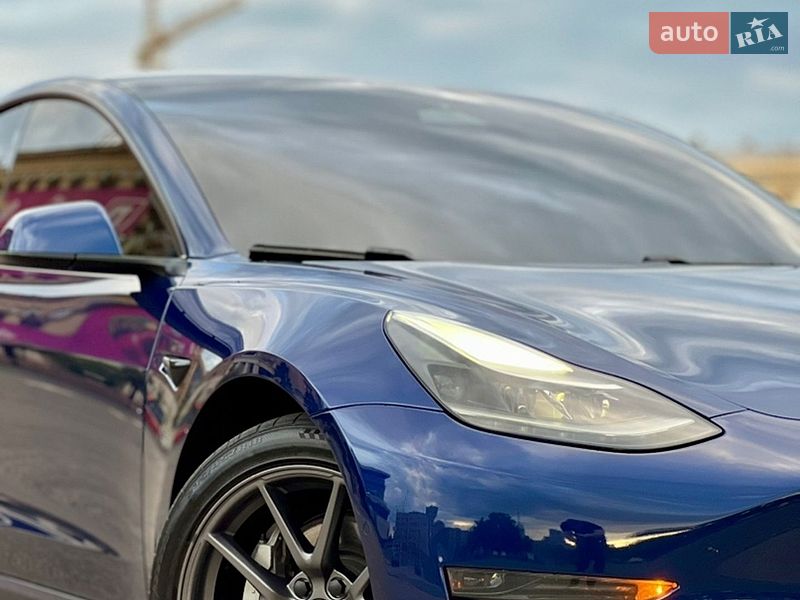 Седан Tesla Model 3 2021 в Харкові
