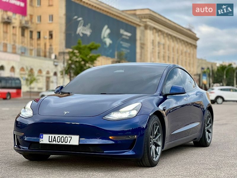 Седан Tesla Model 3 2021 в Харкові