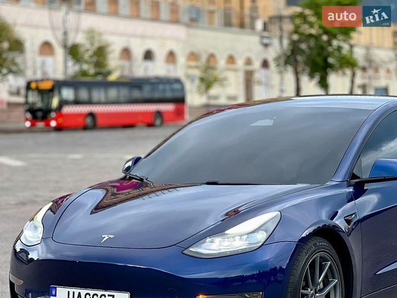 Седан Tesla Model 3 2021 в Харькове
