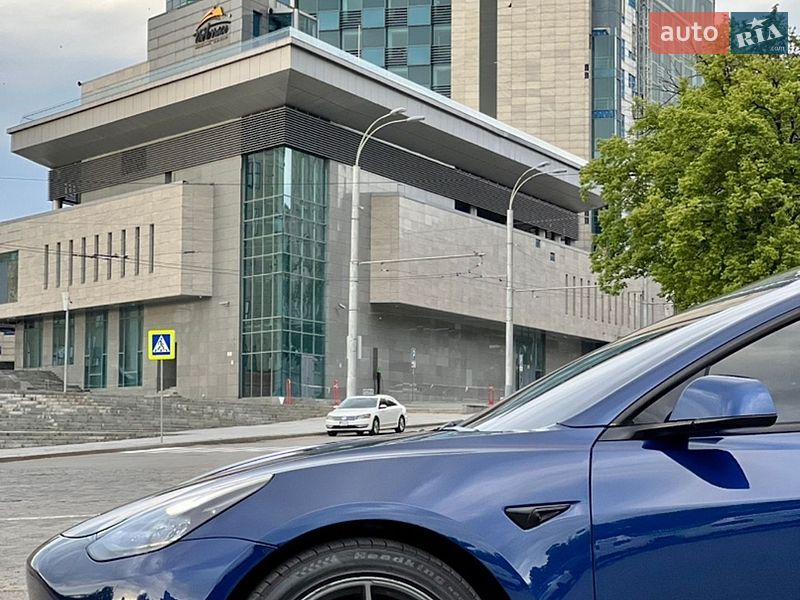 Седан Tesla Model 3 2021 в Харькове