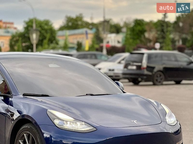Седан Tesla Model 3 2021 в Харкові