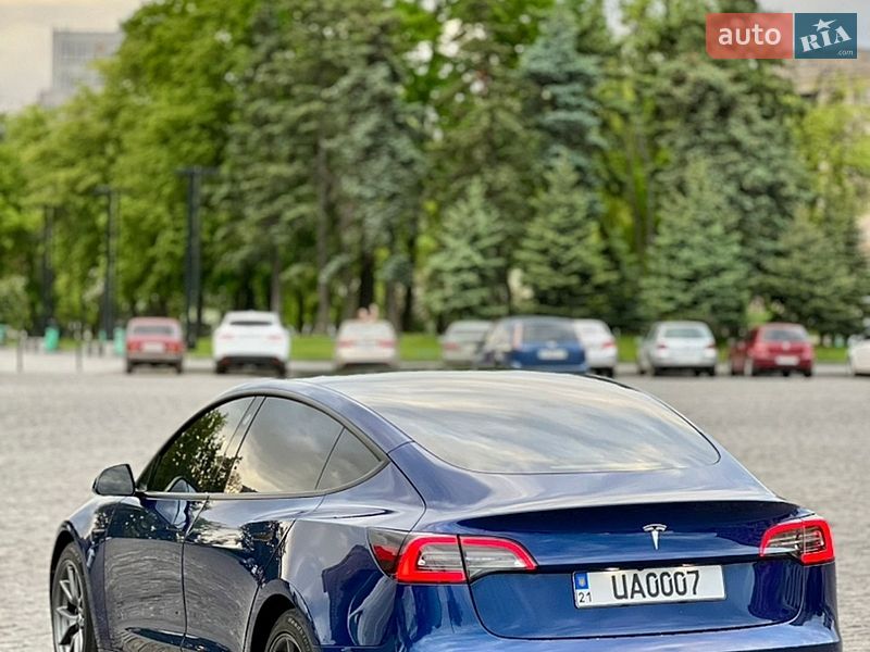 Седан Tesla Model 3 2021 в Харкові