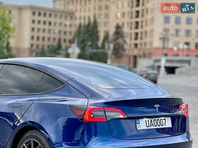 Седан Tesla Model 3 2021 в Харькове