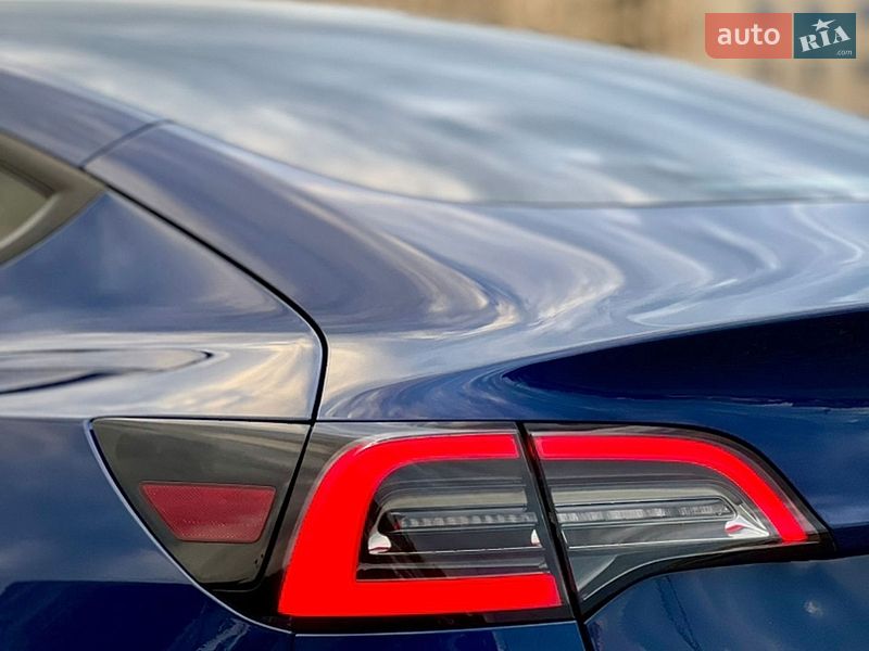 Седан Tesla Model 3 2021 в Харкові
