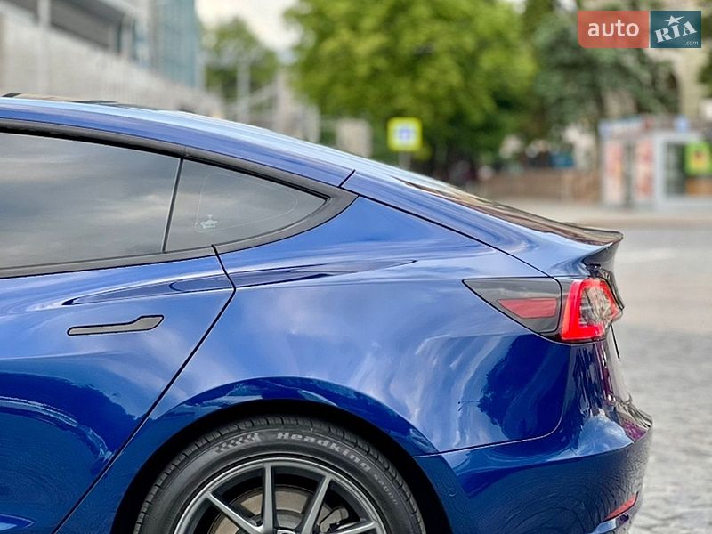 Седан Tesla Model 3 2021 в Харькове