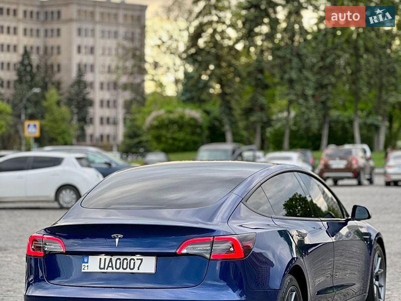 Седан Tesla Model 3 2021 в Харькове