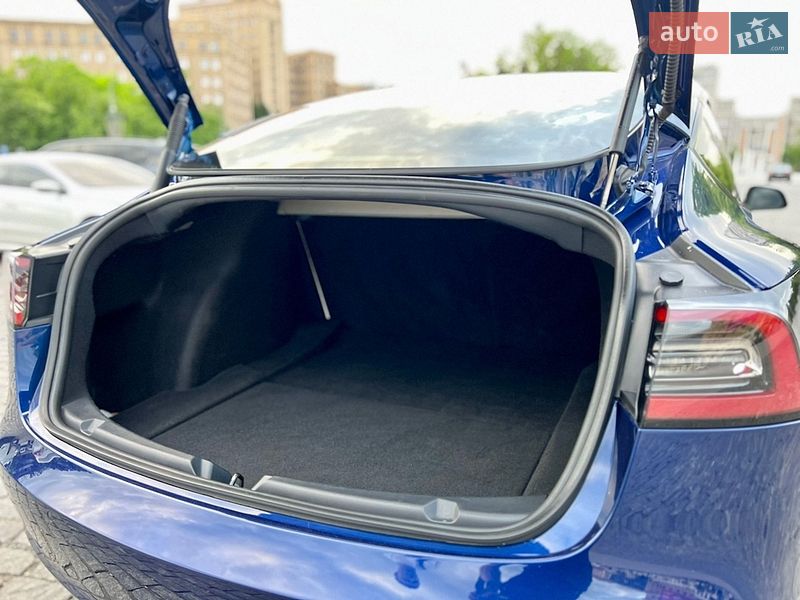 Седан Tesla Model 3 2021 в Харькове