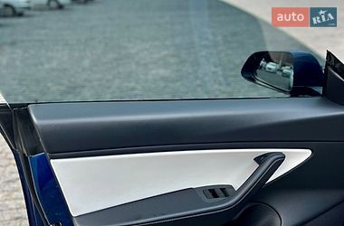 Седан Tesla Model 3 2021 в Харкові