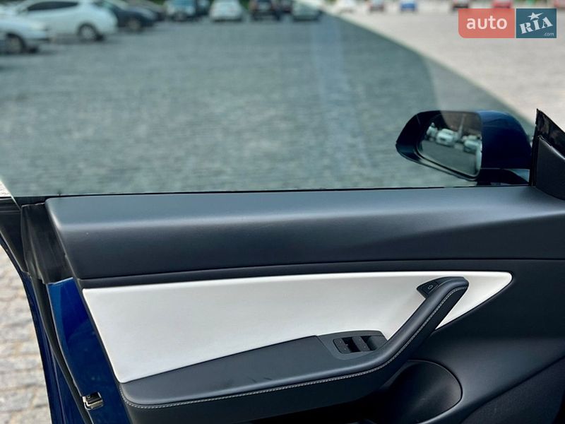 Седан Tesla Model 3 2021 в Харкові