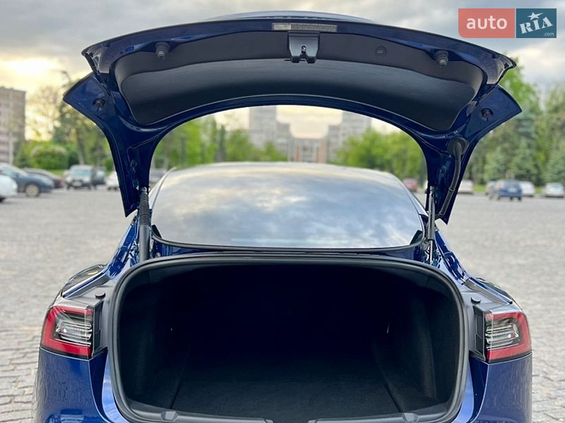 Седан Tesla Model 3 2021 в Харкові