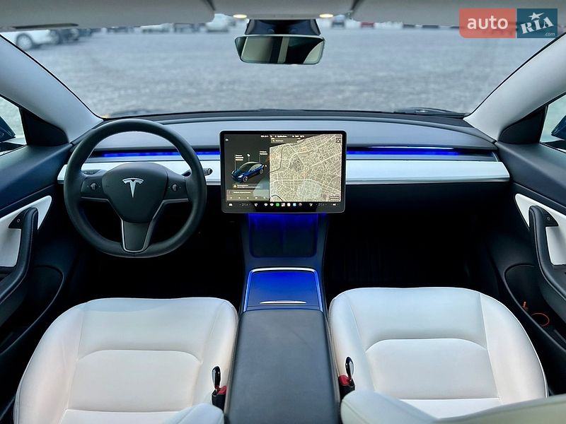 Седан Tesla Model 3 2021 в Харькове