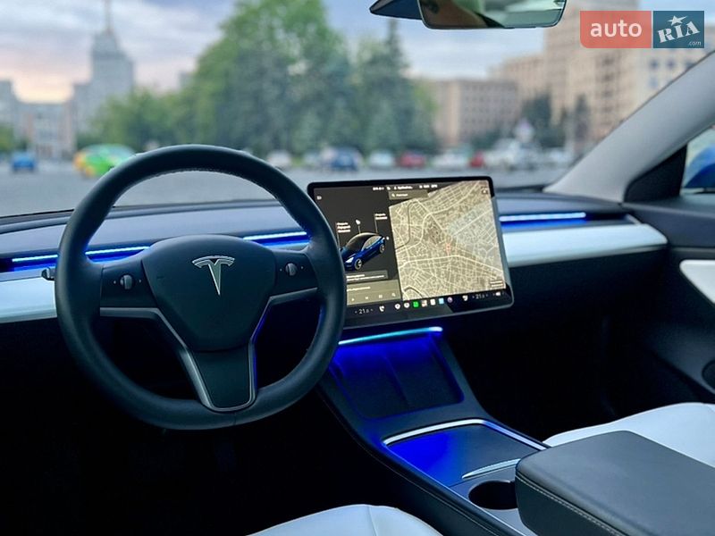 Седан Tesla Model 3 2021 в Харкові
