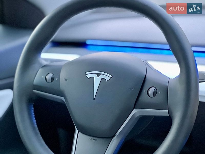Седан Tesla Model 3 2021 в Харкові